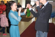 Признания в любви и соединение сердец, романтические фото и праздничные торты...